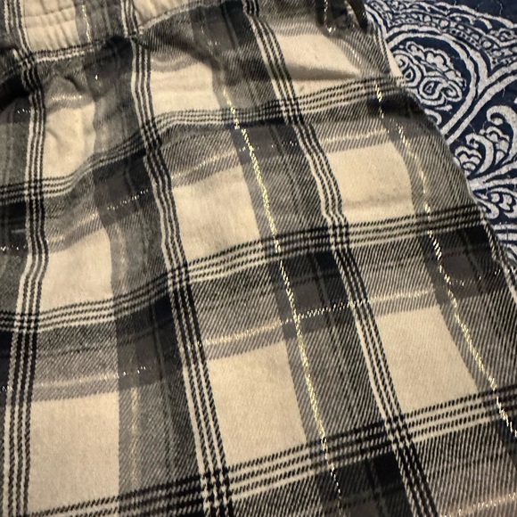 GAP Black and Cream Plaid pajama Pants - Picture 7 of 16